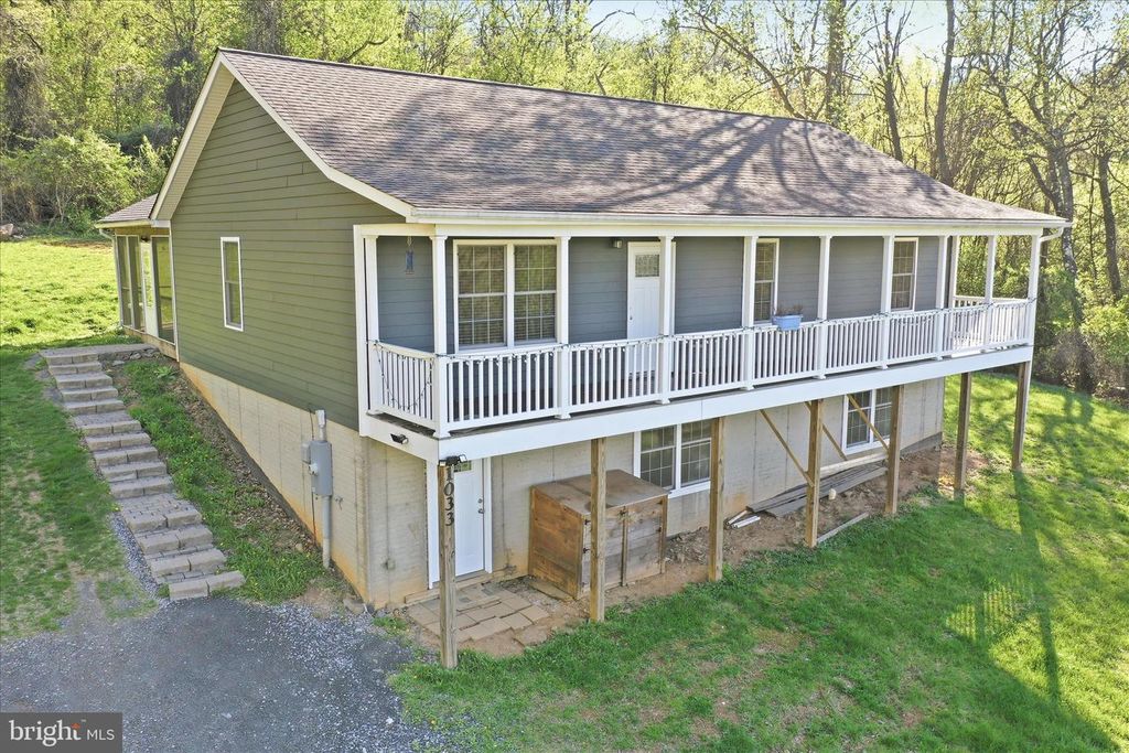 1033 MOUNTAIN HEIGHTS RD, Front Royal, VA 22630