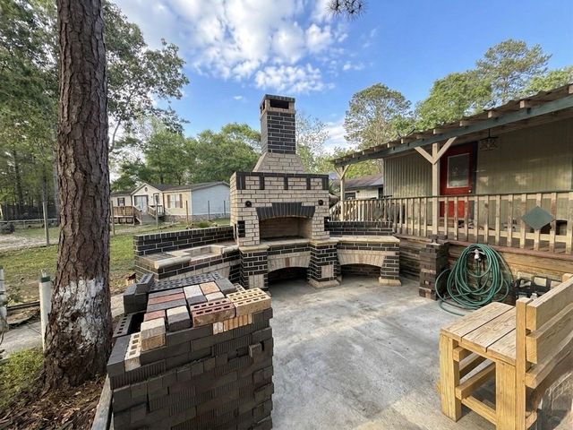 357 County Road 4020b, Dayton, TX 77535