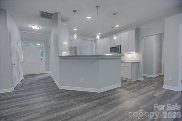 520 Grantham Lane, Charlotte, NC 28262