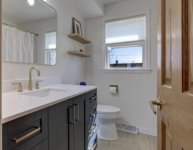 413 MADISON STREET, Little Chute, WI 54140