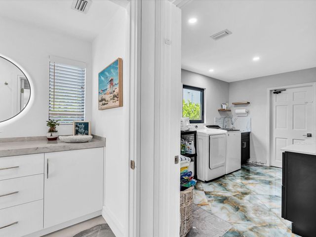 2740 NE 47th St, Lighthouse Point, FL 33064