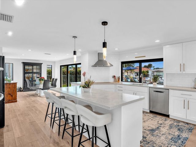 2740 NE 47th St, Lighthouse Point, FL 33064