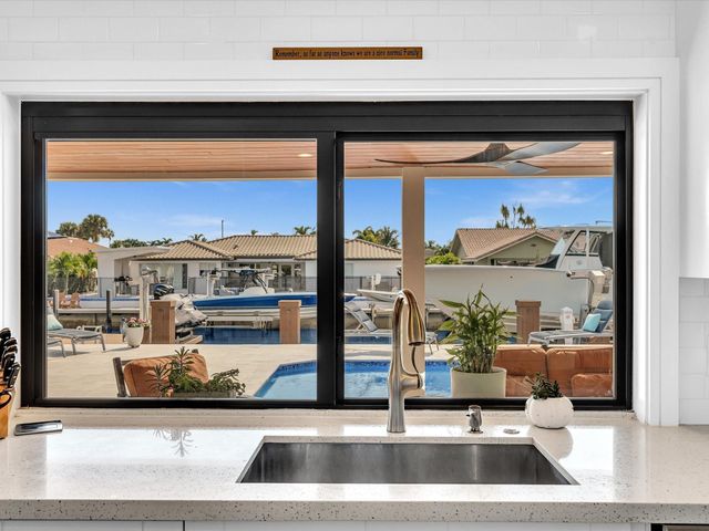 2740 NE 47th St, Lighthouse Point, FL 33064