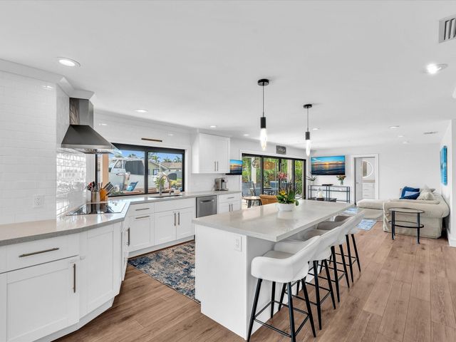 2740 NE 47th St, Lighthouse Point, FL 33064