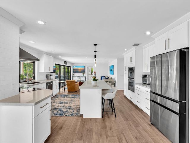 2740 NE 47th St, Lighthouse Point, FL 33064