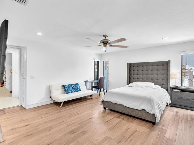 2740 NE 47th St, Lighthouse Point, FL 33064