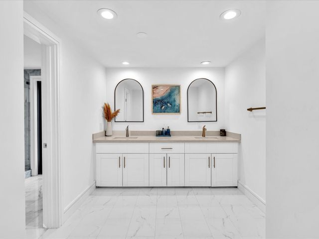 2740 NE 47th St, Lighthouse Point, FL 33064