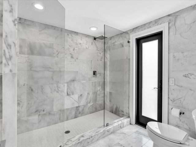 2740 NE 47th St, Lighthouse Point, FL 33064