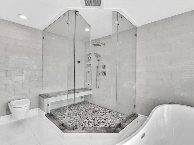 2740 NE 47th St, Lighthouse Point, FL 33064