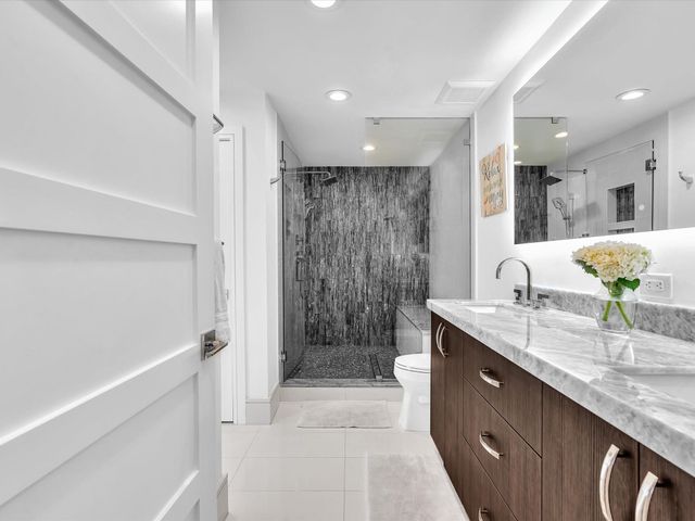 2740 NE 47th St, Lighthouse Point, FL 33064