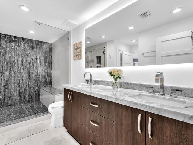 2740 NE 47th St, Lighthouse Point, FL 33064