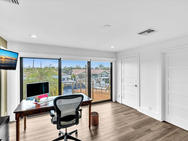 2740 NE 47th St, Lighthouse Point, FL 33064