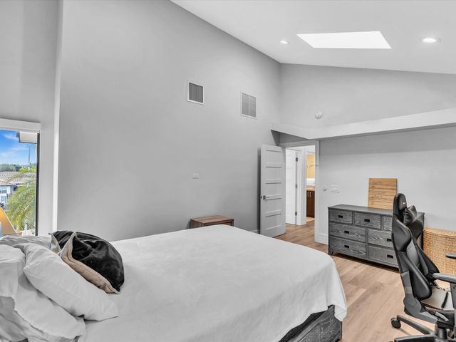 2740 NE 47th St, Lighthouse Point, FL 33064