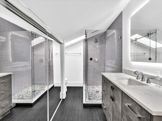 2740 NE 47th St, Lighthouse Point, FL 33064