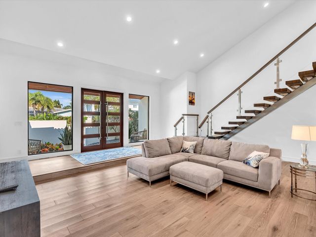 2740 NE 47th St, Lighthouse Point, FL 33064