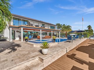 2740 NE 47th St, Lighthouse Point, FL 33064