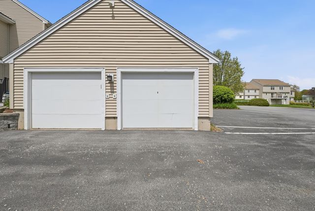 7 Sundown Dr Unit A, Derry, NH 03038