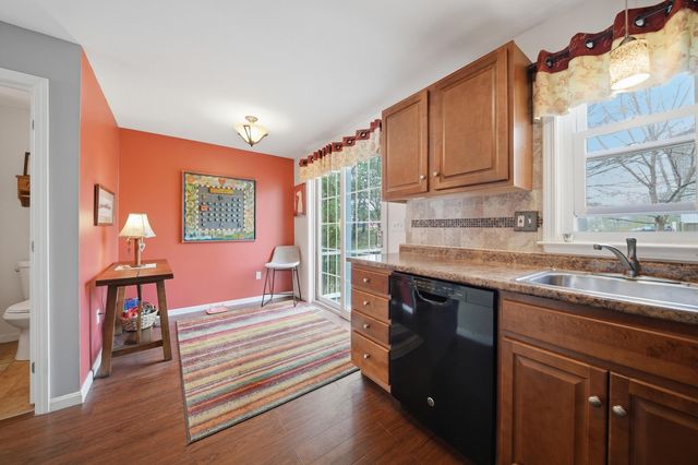 7 Sundown Dr Unit A, Derry, NH 03038