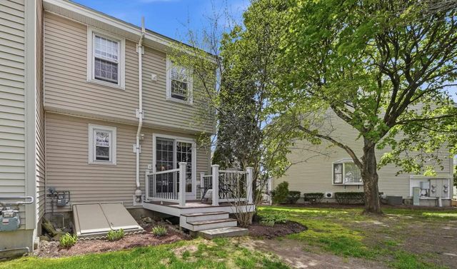 7 Sundown Dr Unit A, Derry, NH 03038