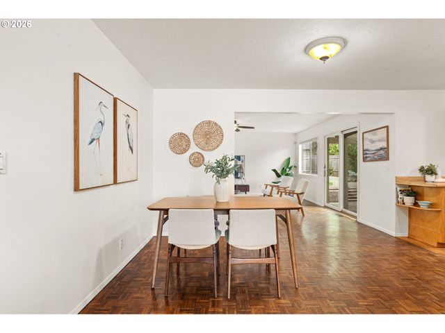 1860 Sw WYNWOOD Ave, Portland, OR 97225