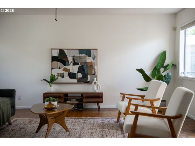 1860 Sw WYNWOOD Ave, Portland, OR 97225