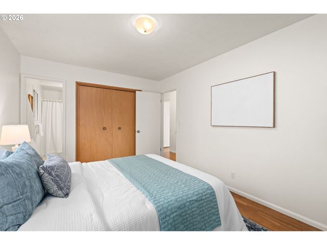 1860 Sw WYNWOOD Ave, Portland, OR 97225