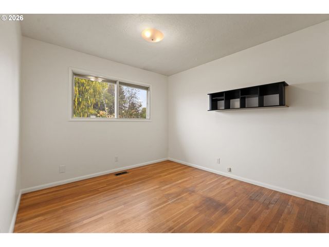 1860 Sw WYNWOOD Ave, Portland, OR 97225