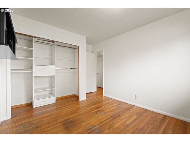 1860 Sw WYNWOOD Ave, Portland, OR 97225