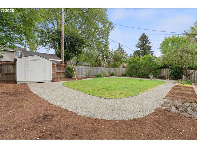 1860 Sw WYNWOOD Ave, Portland, OR 97225