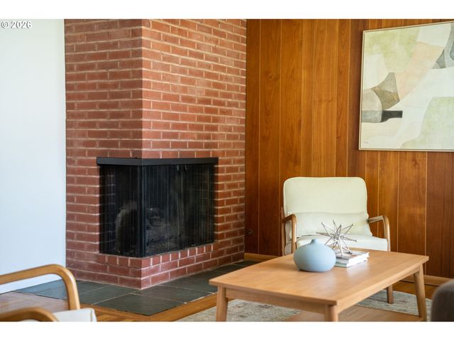 1860 Sw WYNWOOD Ave, Portland, OR 97225