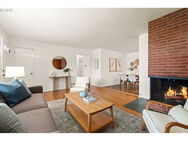 1860 Sw WYNWOOD Ave, Portland, OR 97225