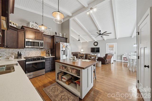1300 Laurel Street NE, Valdese, NC 28690