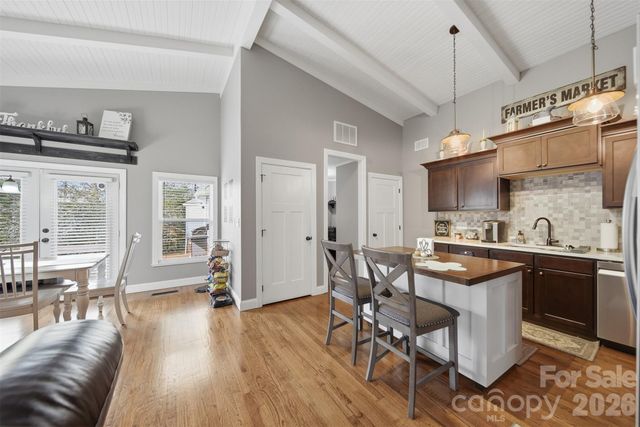 1300 Laurel Street NE, Valdese, NC 28690