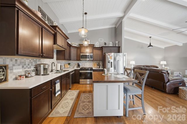 1300 Laurel Street NE, Valdese, NC 28690