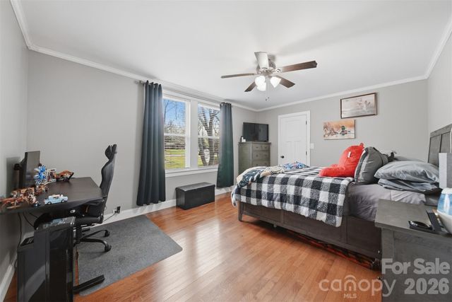1300 Laurel Street NE, Valdese, NC 28690