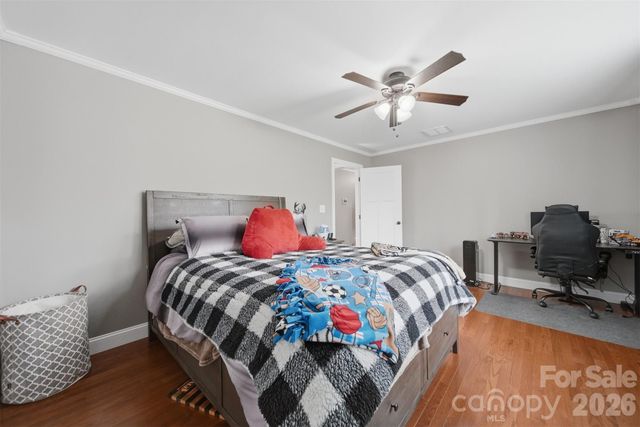 1300 Laurel Street NE, Valdese, NC 28690