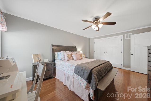 1300 Laurel Street NE, Valdese, NC 28690