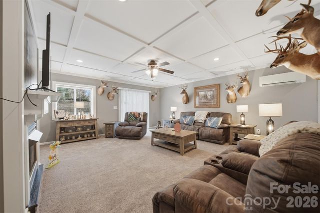 1300 Laurel Street NE, Valdese, NC 28690
