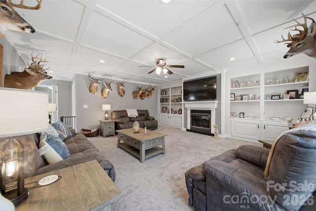 1300 Laurel Street NE, Valdese, NC 28690