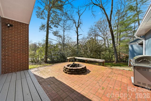 1300 Laurel Street NE, Valdese, NC 28690
