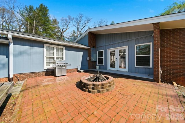 1300 Laurel Street NE, Valdese, NC 28690