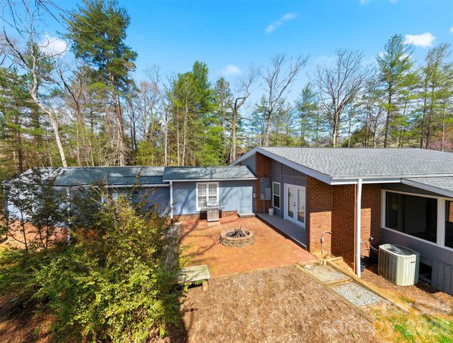 1300 Laurel Street NE, Valdese, NC 28690