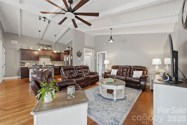 1300 Laurel Street NE, Valdese, NC 28690