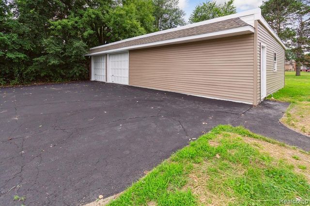 2071 W Mount Morris Road, Mount Morris, MI 48458