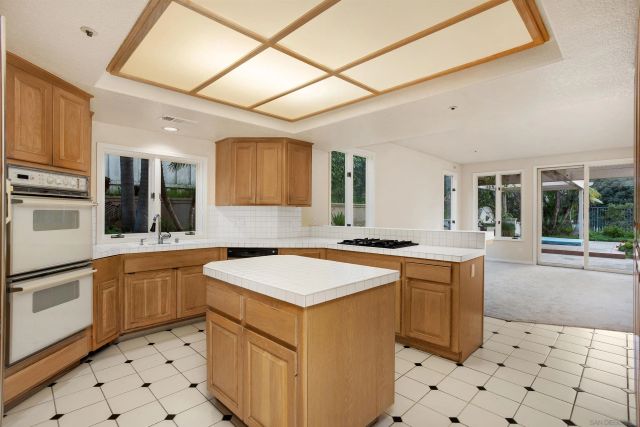 5325 Vista Del Dios, San Diego, CA 92130