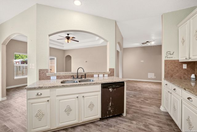 14411 CORRAL CT, Elmendorf, TX 78112