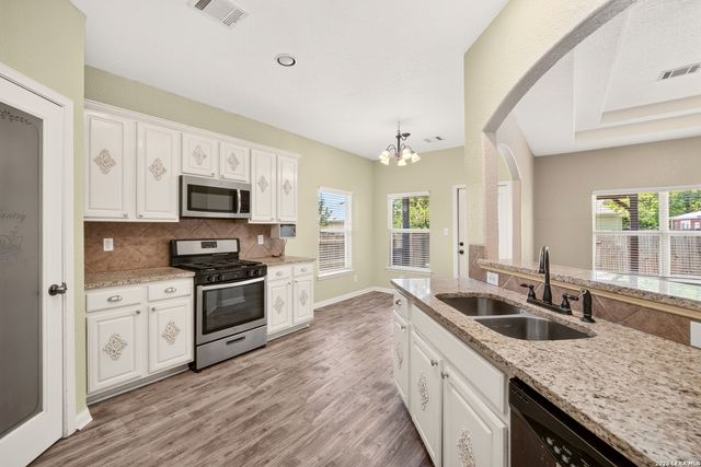 14411 CORRAL CT, Elmendorf, TX 78112