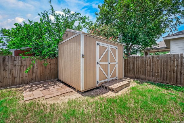 14411 CORRAL CT, Elmendorf, TX 78112
