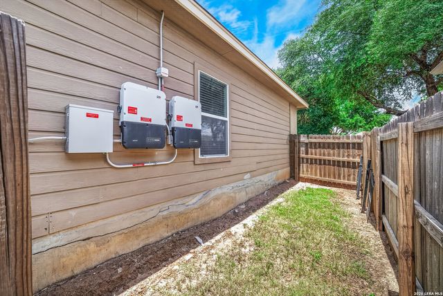 14411 CORRAL CT, Elmendorf, TX 78112