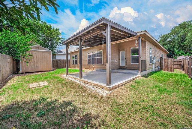 14411 CORRAL CT, Elmendorf, TX 78112